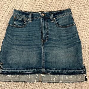 Madewell step hem Denim / jean Skirt